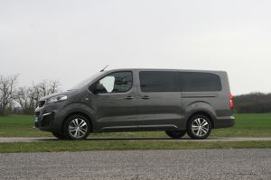 Peugeot Traveller Business VIP