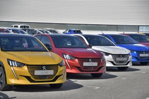 K zákazníkom sa prvé elektrické Peugeoty 208 dostanú v závere tohto roka.
