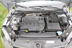 Motor 2.0 TDI má v Superbe výkon 110 alebo až 140 kW.